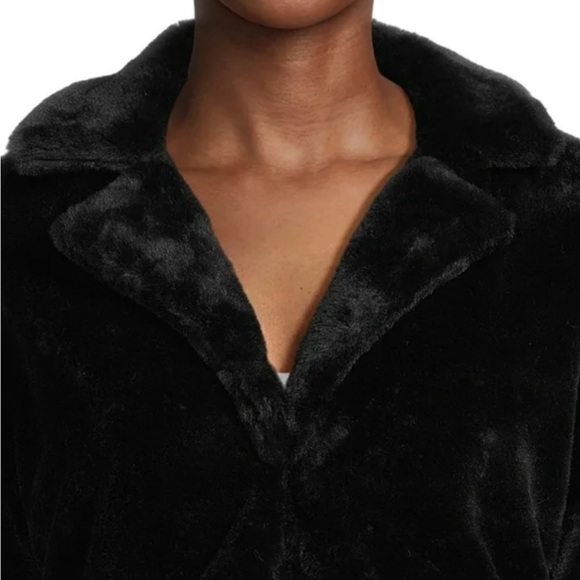 Madden NYC Juniors’ Faux Fur cropped Jacket - Picture 4 of 5